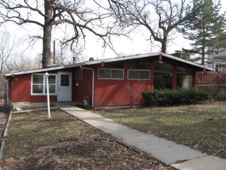 57 Crescent St., Elgin, IL 60123