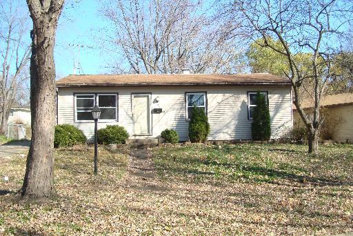 408 Walnut Dr., Streamwood, IL 60107