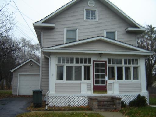 216 E Second St., East Dundee, IL 60118