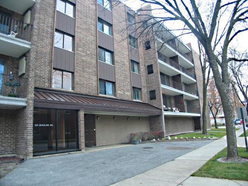 828 Graceland Ave. #305, Des Plaines, IL 60016