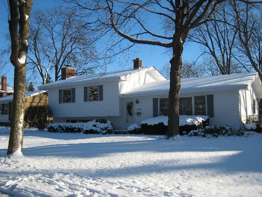 1116 Emerald Dr., Naperville, IL 60540