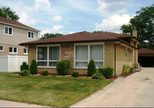 10113 Alice Ct., Oak Lawn, IL 60453