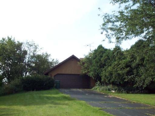 8929 Robin Hill Road Dr., Woodstock, IL 60098