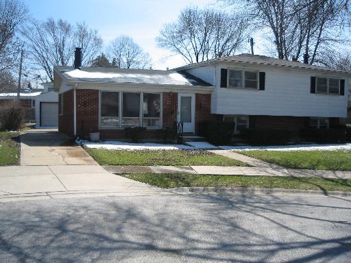 21 W Bradley Ln., Des Plaines, IL 60016