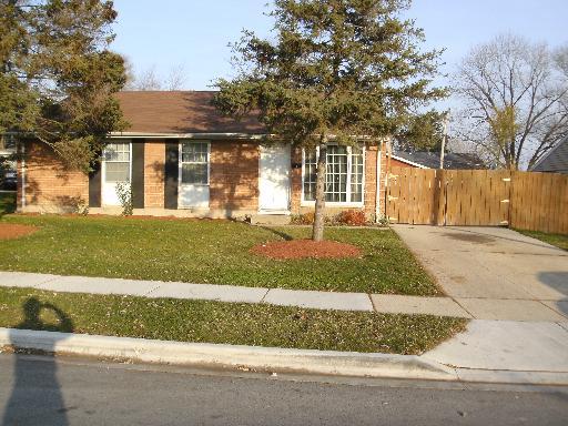 727 Dexter Ave., Romeoville, IL 60446