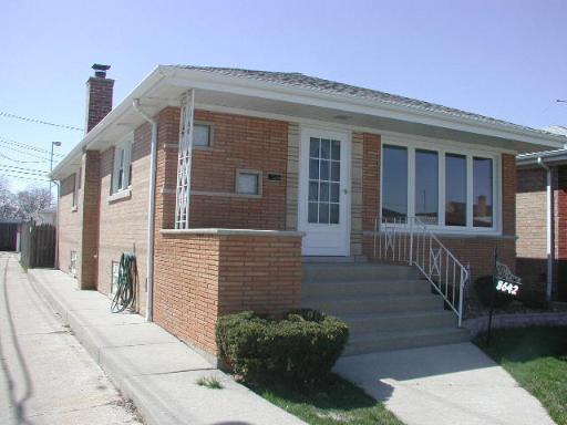 8642 S Keating Ave., Chicago, IL 60652