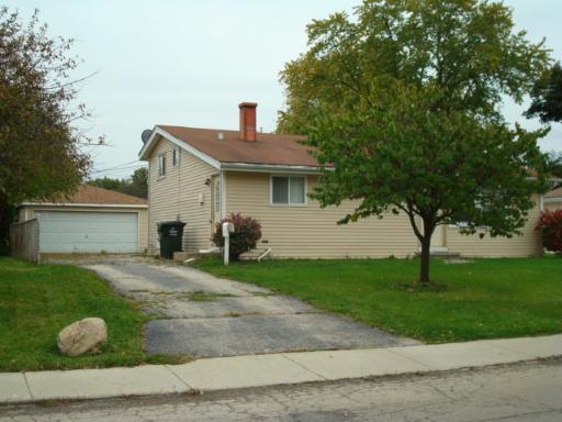 1435 Kings Rd., Carpentersville, IL 60110