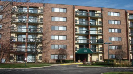 1800 Huntington Blvd. #512, Hoffman Estates, IL 60195