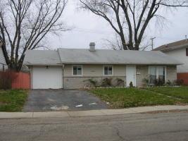 132 Hickory Dr., Carpentersville, IL 60110