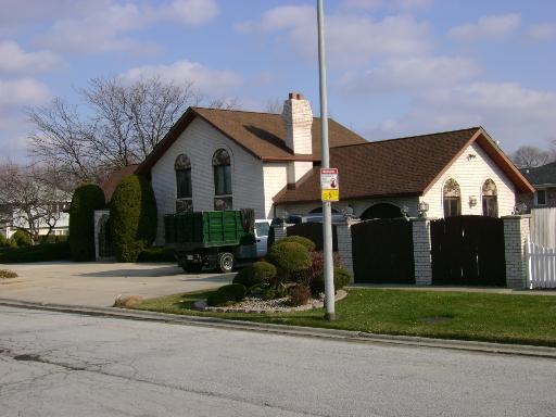 5841 W 100 St., Oak Lawn, IL 60453