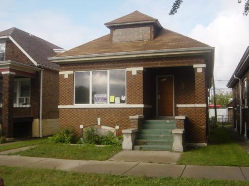 8528 S Houston Ave., Chicago, IL 60617