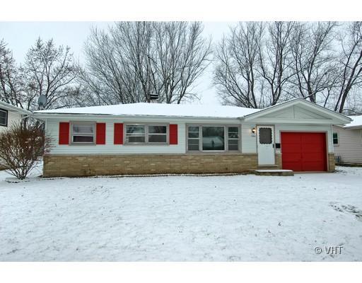 1336 Blackhawk Dr., Elgin, IL 60120