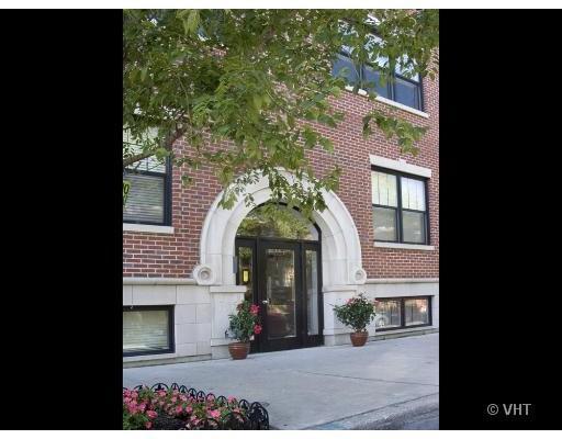 705 W Wrightwood Ave. #4E, Chicago, IL 60614