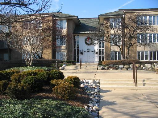 1 Oak Brook Club Dr. #B102, Oak Brook, IL 60523