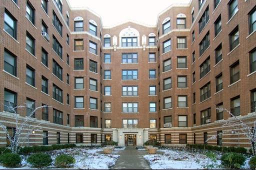 725 W Sheridan #707, Chicago, IL 60613