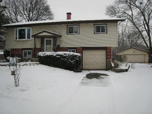 710 Ashley Ct., Hoffman Estates, IL 60195