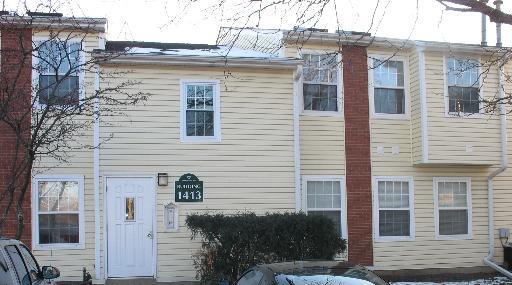 1413 Wyndham #208, Palatine, IL 60074