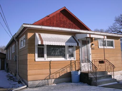 812 Swift Ave., Oglesby, IL 61348