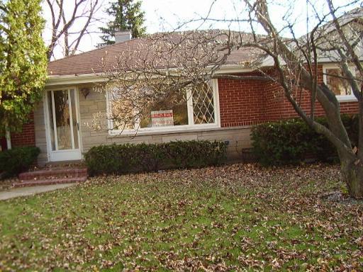 375 Florian Dr., Des Plaines, IL 60016