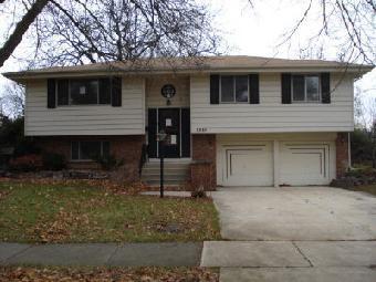 1310 W Weathersfield Way, Schaumburg, IL 60193