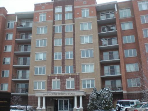 1 N Beacon Pl. #208, La Grange, IL 60525