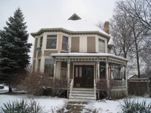 573 Prospect St., Elgin, IL 60120