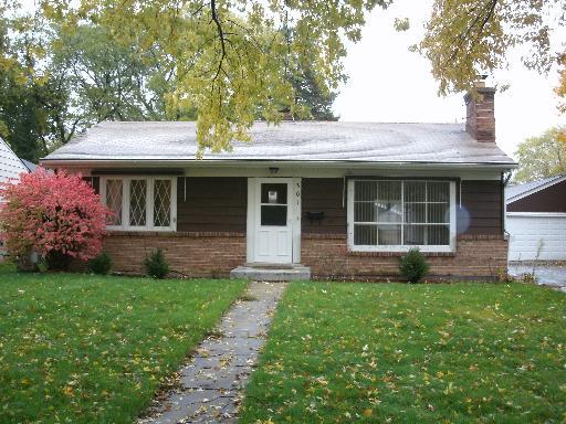 301 Mozart St., Palatine, IL 60067