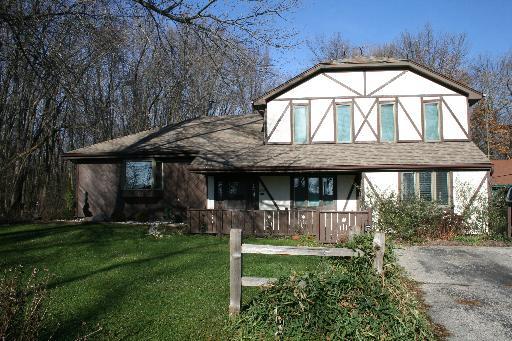 872 North Shore Dr., Crystal Lake, IL 60014