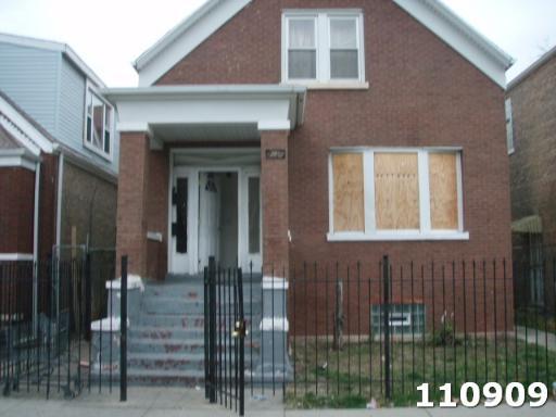 6223 S Rockwell St., Chicago, IL 60629