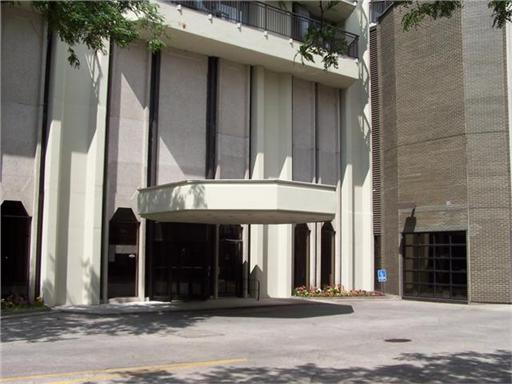 6007 N Sheridan Rd. #27H, Chicago, IL 60660