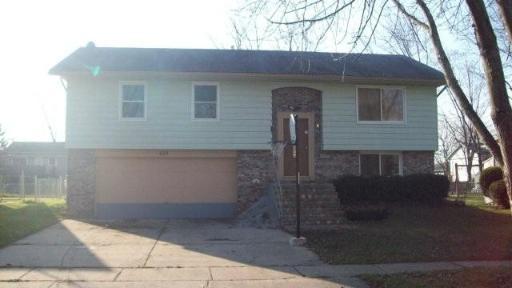 824 Flowers Ave., Streamwood, IL 60107