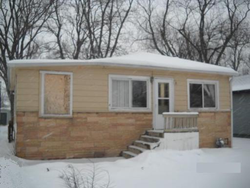 422 Charlotte Ave., Crystal Lake, IL 60014