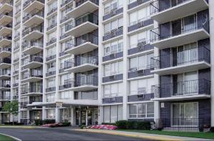 8815 W Golf Rd. #3I, Niles, IL 60714