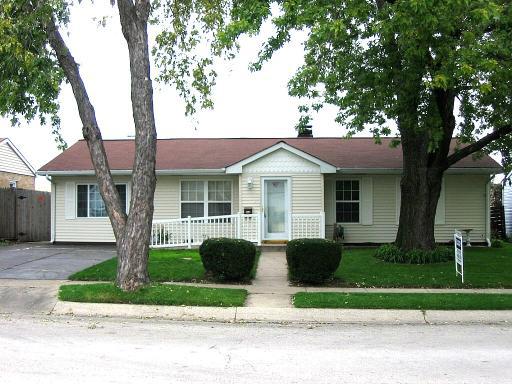 613 Fenton Ave., Romeoville, IL 60446