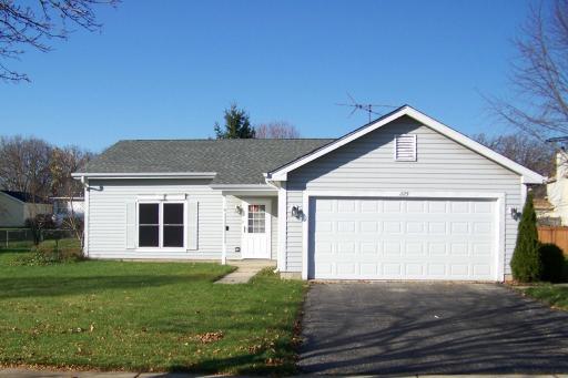 625 N Tanglewood Dr., Algonquin, IL 60102