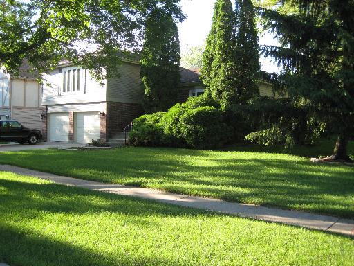 1027 Confederation Dr., Bartlett, IL 60103