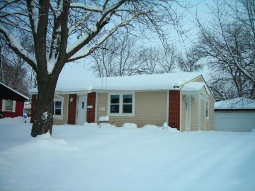 102 Adobe Cir., Carpentersville, IL 60110