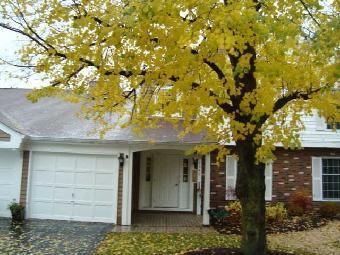 2049 Lancaster Cir. #102B, Naperville, IL 60565