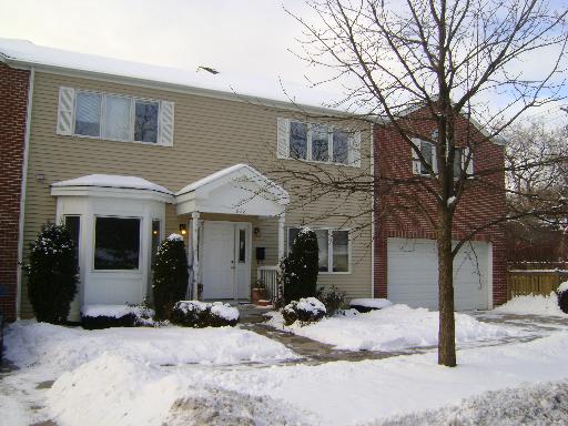 828 Dewey Ave., Evanston, IL 60202