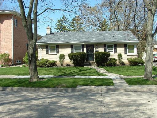 9414 N Keystone Ave., Skokie, IL 60076