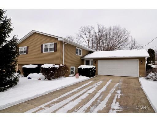 216 Beatrice Ave., St. Charles, IL 60174