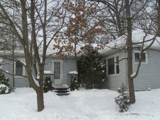 33569 N Forest Dr., Gages Lake, IL 60030