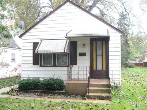 8840 S Mozart Ave., Evergreen Park, IL 60805