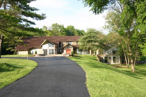 300 Otis Rd., Barrington Hills, IL 60010