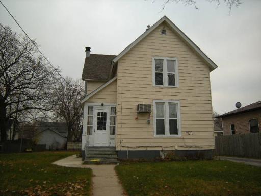 409 Algona Ave., Elgin, IL 60123