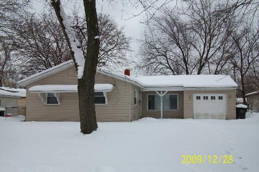 103 Pueblo Rd., Carpentersville, IL 60110