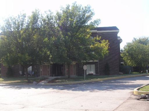 943 N Rohlwing Rd. #GH, Addison, IL 60101