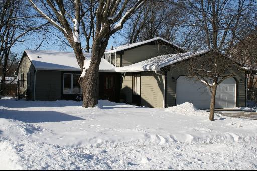 903 S. Eleventh Ave., St. Charles, IL 60174