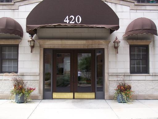 420 W Burlington Ave. #204, La Grange, IL 60525