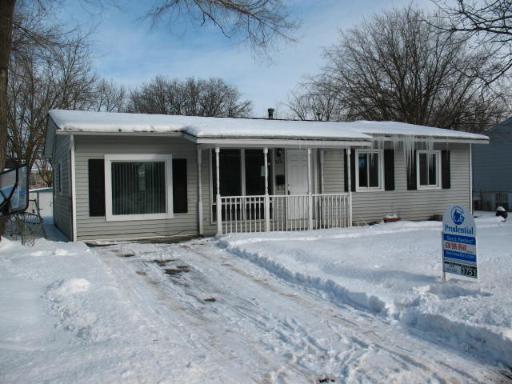 520 Gentle Breeze Ter., Carpentersville, IL 60110